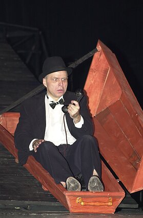 Vytautas Anužis – Pranas Krukelis. Sigitas Parulskis, „Frank Kruk“. Režisierius Raimundas Banionis, KDT, 2003