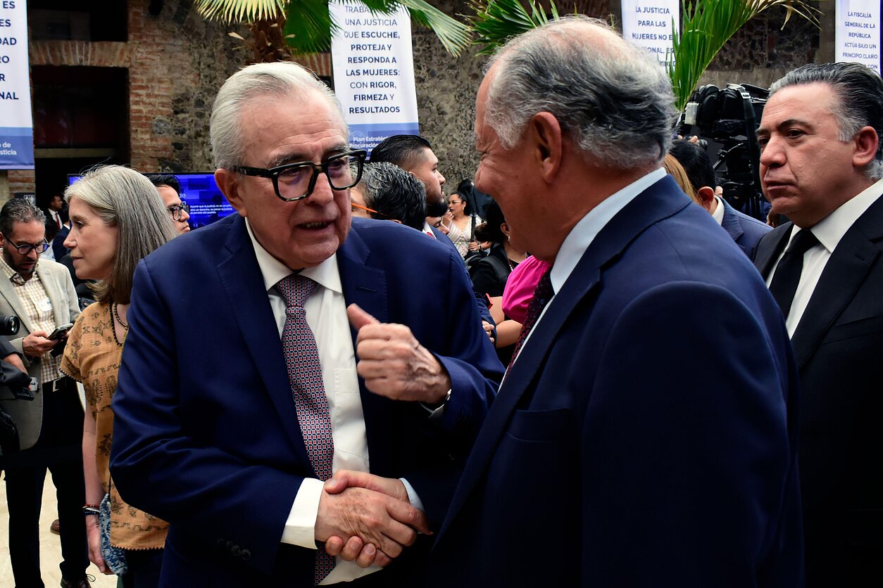 Rubenas Rocha Moya (kairėje)