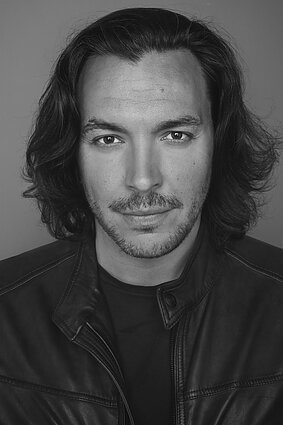 Operos žvaigždė Kostas Smoriginas ir „Cello Club“ pristato premjerinę programą „ANTIQ“