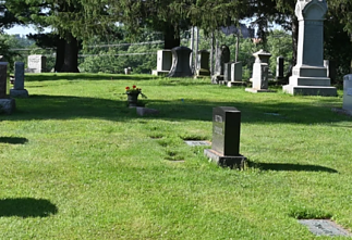 „East Lawn“ kapinės