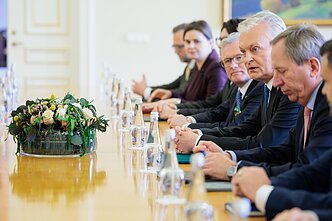 Kapčiamiesčio karinio poligono steigimo dokumentų pasirašymas