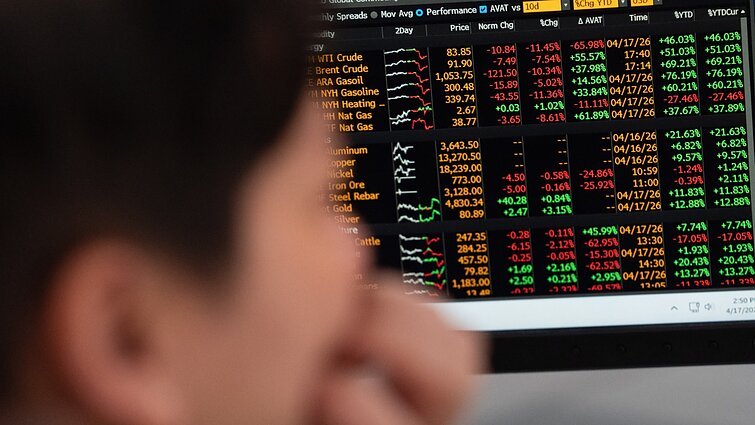 Naftos kaina kyla: pasiekė aukščiausią lygį nuo Rusijos invazijos į Ukrainą pradžios