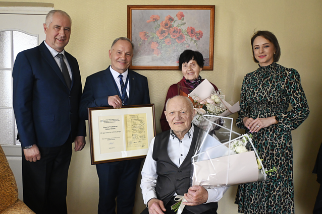 Sveikinimai deimantines vestuves atšventusiai tiltagališkių šeimai