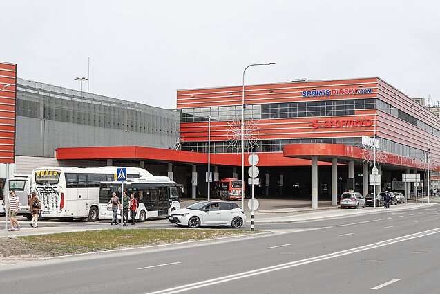 Šiaulių politikai stotį su sklypu pardavė, o naujos nepastatė, todėl tenka mokėti nuomą