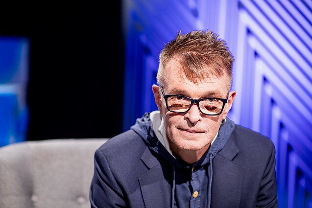 Varnas apie naująją teatro kartą: dalis kūrėjų seka madą ir stokoja savitumo
