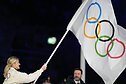 IOC prezidentė Kirsty Coventry ir olimpinė vėliava