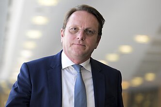 Oliveris Varhelyi