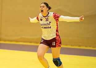Rankinis: „Garliava“ – Vilniaus „Eglė“