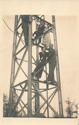 Kauno radijo stoties bokšte. 1936 m.