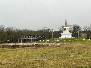 Musninkų pašonėje esančiame Rusokų kaime įsikūręs budistų „Dharmachakra“ centras su ant kalvos stovinčia Namgyäl stupa