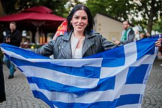 Eurovizinės arenos prieigose – išsipuošę gerbėjai 