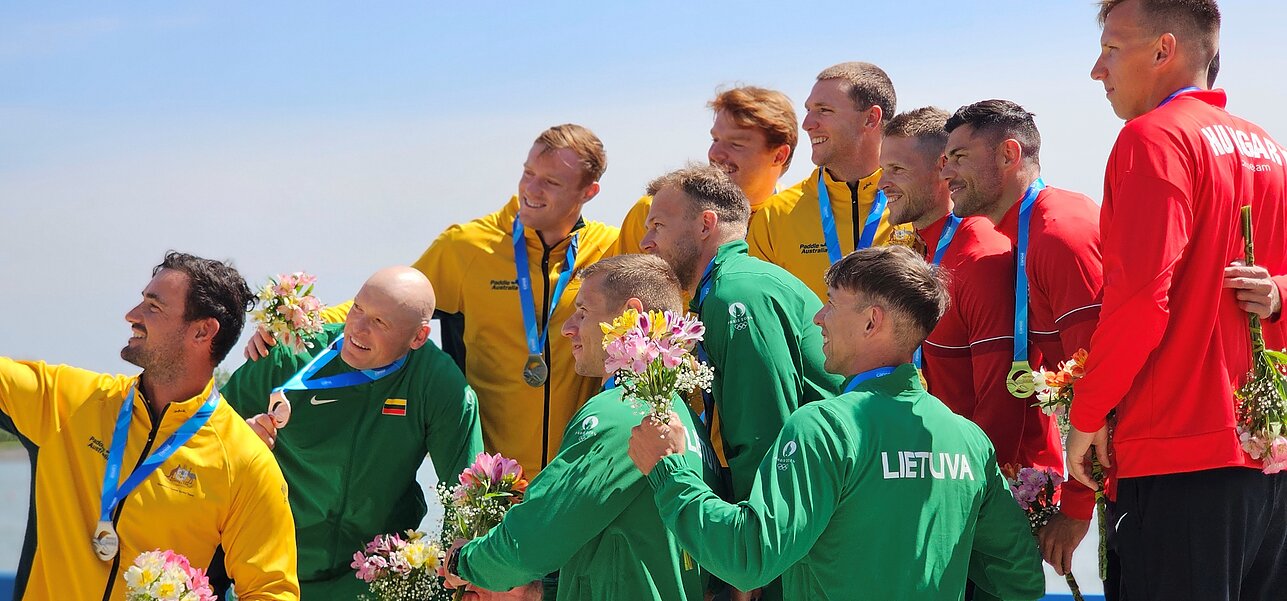 Keturvietės podiumas