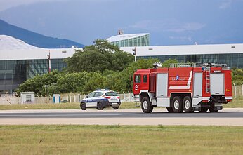 Splito oro uoste pakilimo metu nuo tako nuvažiavo lėktuvas