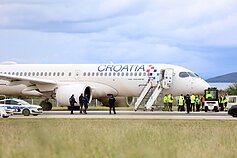 Splito oro uoste pakilimo metu nuo tako nuvažiavo lėktuvas