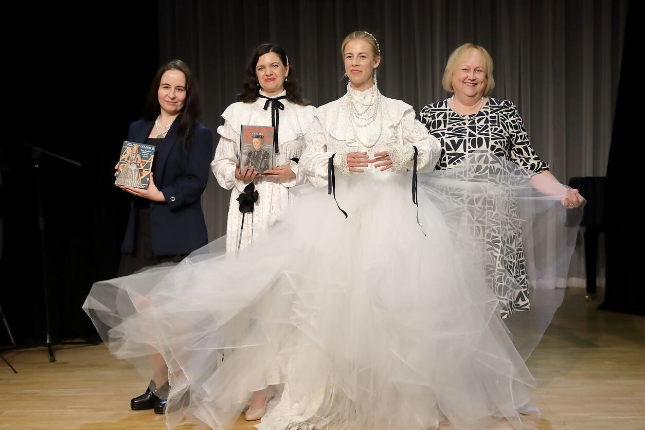 Renesanso elegancija Birštone: trys kūrėjos iš užmaršties grąžino karalienę Oną Jogailaitę