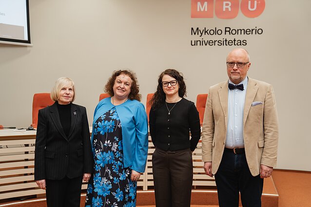 Rita Raudeliūnaitė, Vida Gudžinskienė, Dovilė Lisauskienė, Justinas Sadauskas