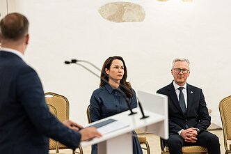 Pasirašyti susitarimai su Lazdijų ir Jurbarko rajono savivaldybėmis dėl papildomo finansavimo, proporcingo naujai įsteigto Kapčiamiesčio poligono ir išplėsto Tauragės poligono dydžiui.