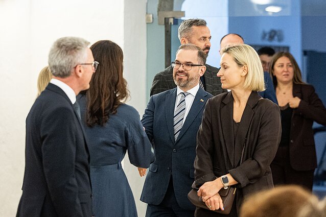 Pasirašyti susitarimai su Lazdijų ir Jurbarko rajono savivaldybėmis dėl papildomo finansavimo, proporcingo naujai įsteigto Kapčiamiesčio poligono ir išplėsto Tauragės poligono dydžiui.