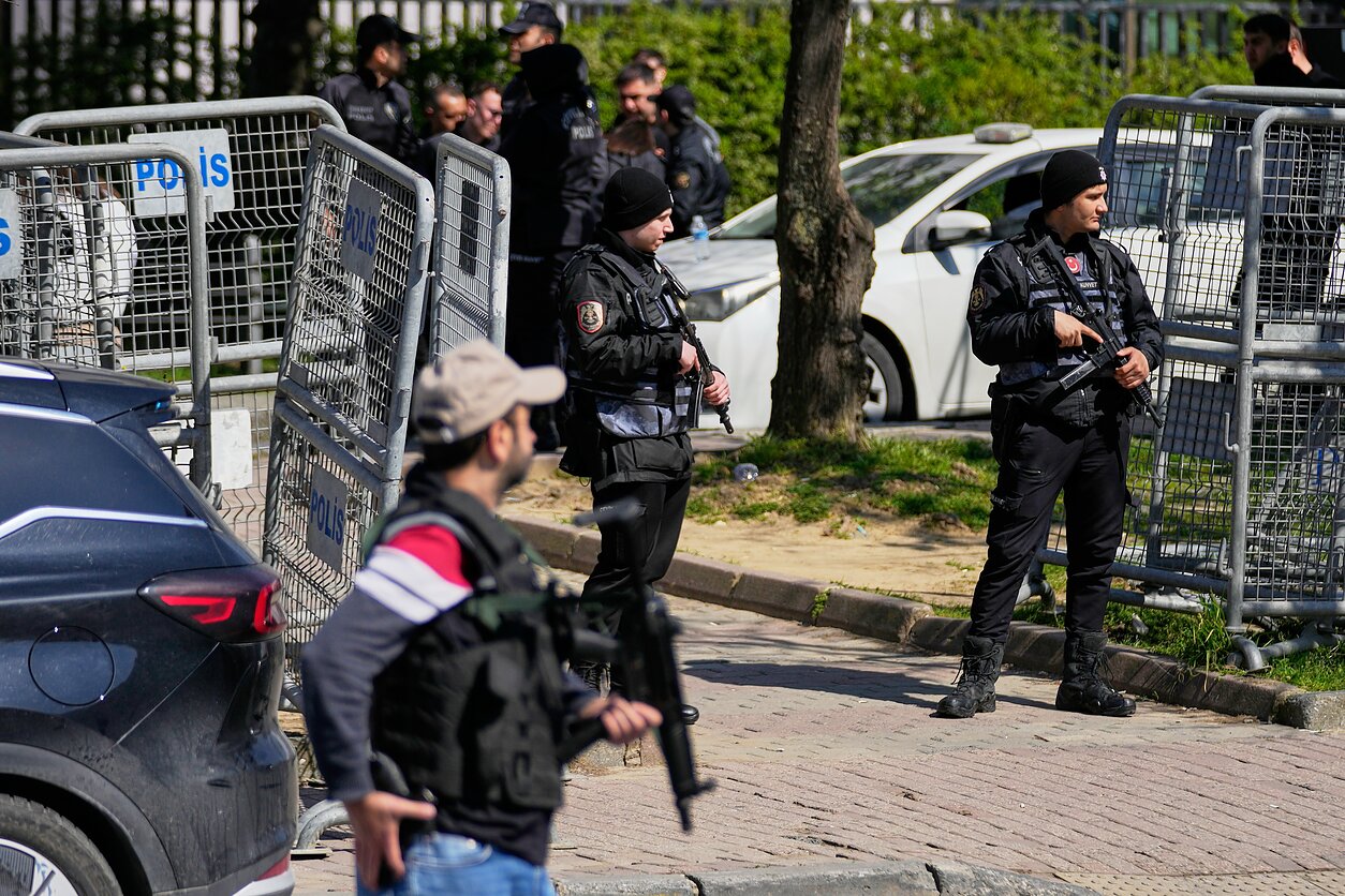 Turkijos policija / Asociatyvi