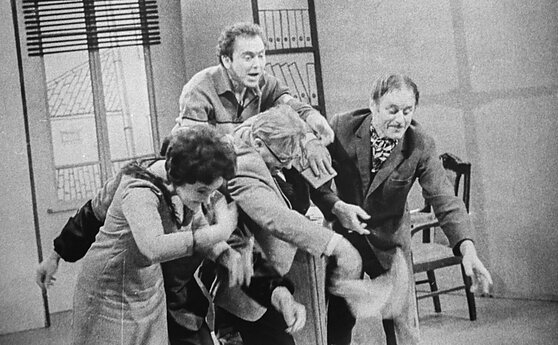Iš kairės: Marija Rasteikaitė, Jonas Kavaliauskas, Eduardas Kunavičius, Vincentas Aleknavičius (viršuje). 1969 m. 