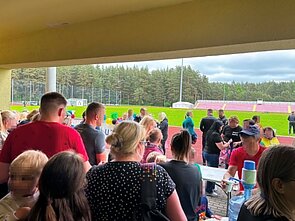 Po paskelbto oro pavojaus gyventojai renkasi į priedangas Utenoje