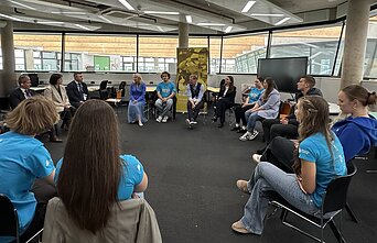 Londone švietimo ministrė susisitiko su JK lituanistinių mokyklų vadovais ir jaunimu