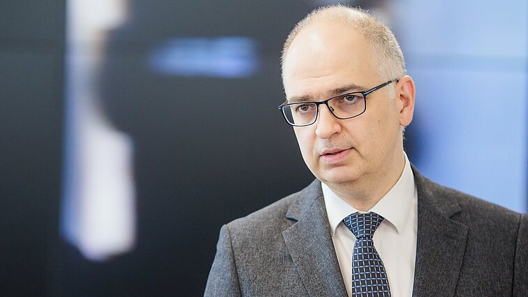 Dėl kontrabandos balionais atliktos 74 kratos, sulaikyti 27 asmenys, tarp jų – pareigūnai
