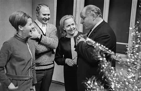 Iš kairės: Irena Lukoševičienė, Bronius Talačka, Konstancija Bialopetravičienė, Petras Likša. 1969 m. 