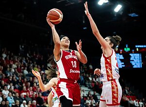 Nausia Woolfolk