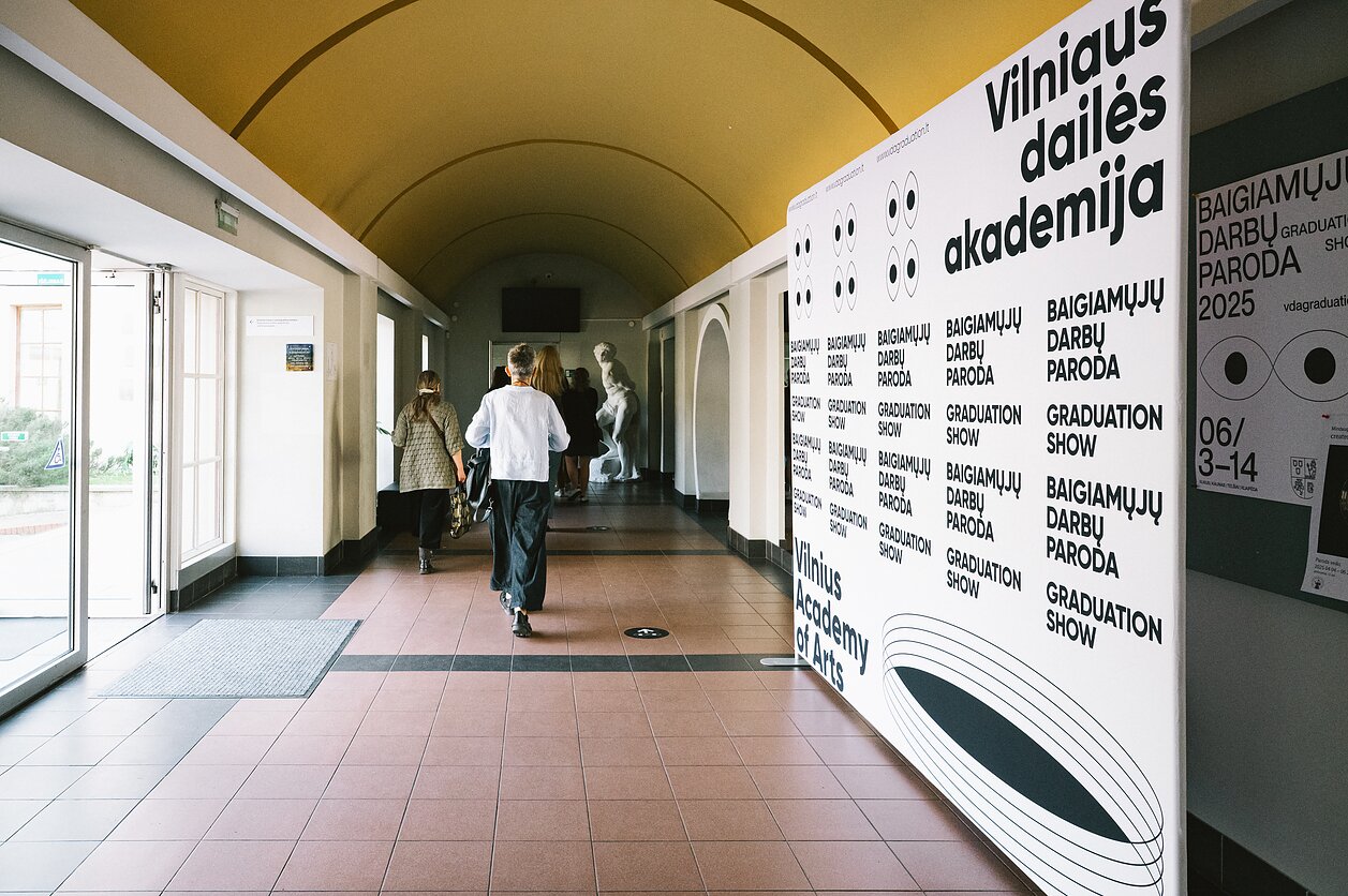 Baigiamųjų darbų parodoje Vilniaus dailės akademijos absolventai sulauks pirmųjų vertinimų 