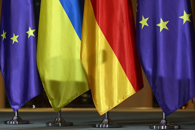 ES, Ukrainos ir Vokietijos vėliavos