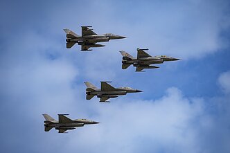 Rumunijos naikintuvai F-16