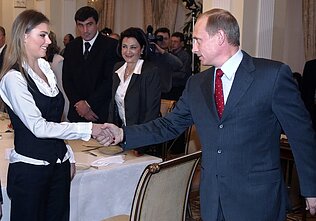 Алина Кабаева и Владимир Путин Алина Кабаева и Владимир Путин