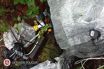 В Шальчининкайском районе задержали причастных к перевозке сигарет шарами В Шальчининкайском районе задержали причастных к перевозке сигарет шарами