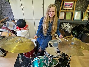 Su vyru britu Mantė užutėkį surado ten, kur augina vištyčių, ožkyčių, muzikuoja kapelose, kur skamba „Nirvana“