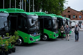 Į Kretingos rajono gatves išrieda 10 naujų elektrinių autobusų