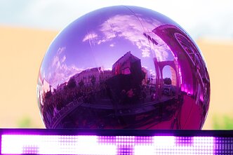 Šaltibarščių festivalis sostinėje prasidėjo grandioziniu koncertu ir šaltibarščių teismu