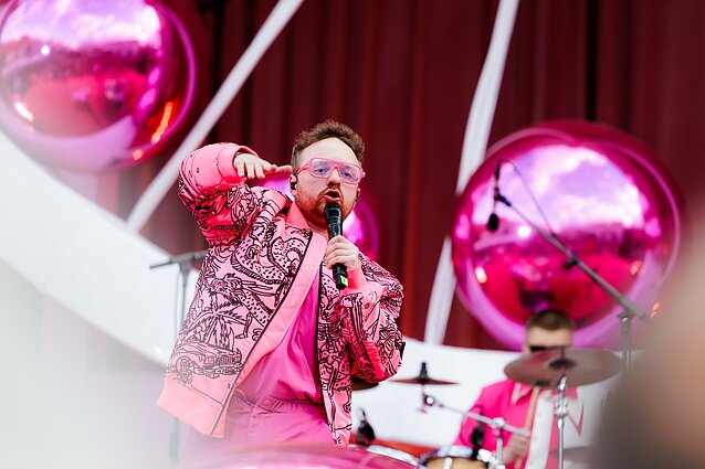 Vilnius Pink Soup festival opens with major concert and cold beetroot soup court Vilnius Pink Soup festival opens with major concert and cold beetroot soup court
