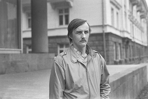 Televizijos aparatūros mechanikas Algimantas Malūnavičius. 1991 m. 
