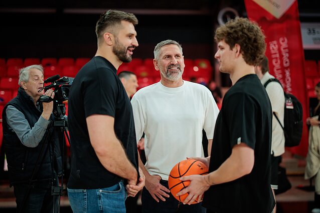 Linas Kleiza, Vincas Buzelis ir Aidas Buzelis