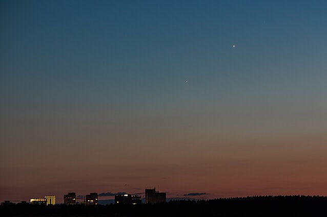 Jupiteris (žemiau) ir Venera (aukščiau)