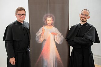 „Camino Misericordia“ sumanytojai – kun. dr. Mariuszas Marszalekas ir kun. Maciejus Książykas „Camino Misericordia“ sumanytojai – kun. dr. Mariuszas Marszalekas ir kun. Maciejus Książykas