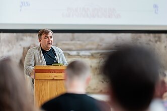 Diskusija „Priklausomybių ligos – sveikimas ir gailestingumas“