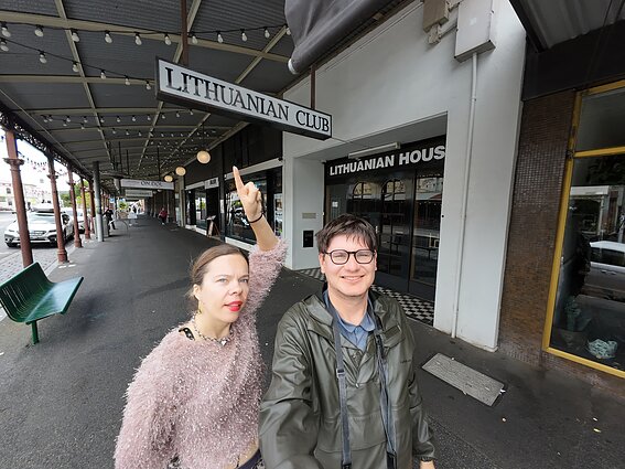 Akimirka iš Aistės ir Augustino Žemaičių kelionės po lietuviškas vietas Australijoje