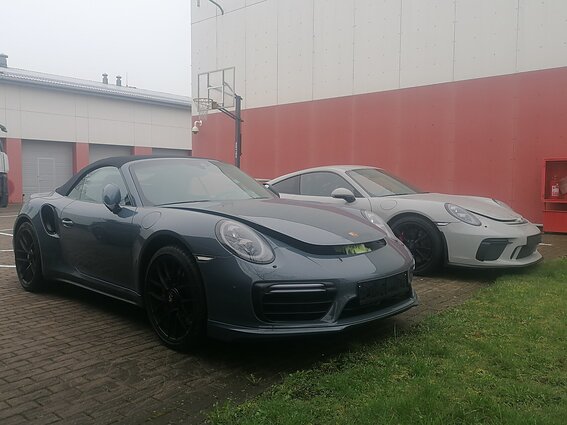 Prabangūs automobiliai