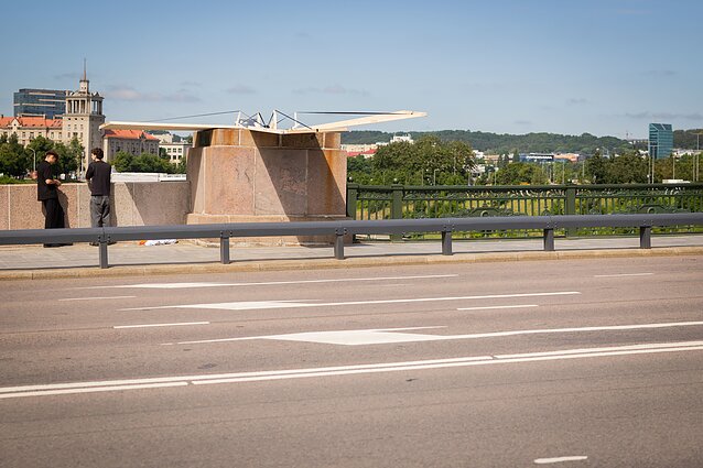  Ant Vilniaus Žaliojo tilto iškilo skulptūros tobuliems vaikams