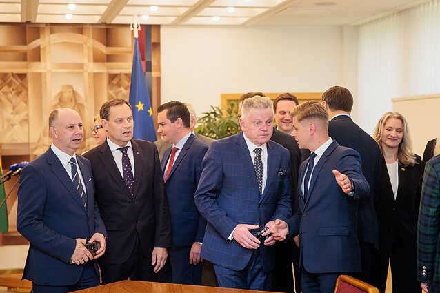 LSDP, „valstiečiai“ ir demokratai pasirašė naują koalicijos sutartį: Aurelijus Veryga, Rasa Budbergytė, Jaroslav Narkevič