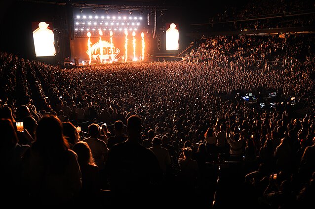 „Black Eyed Peas“ koncerto akimirka