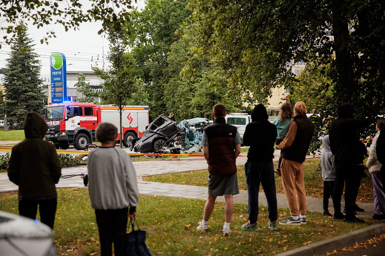 Dvi gyvybes nusinešusi avarija Vilniuje Dvi gyvybes nusinešusi avarija Vilniuje
