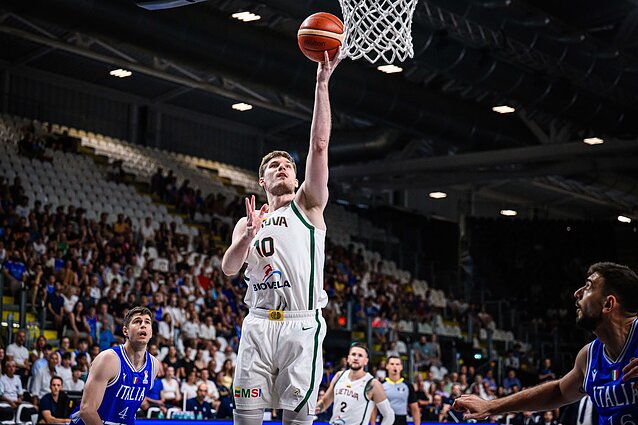 Ąžuolas Tubelis, Pasaulio čempionato atranka: Italija – Lietuva Ąžuolas Tubelis, Pasaulio čempionato atranka: Italija – Lietuva